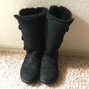‼️53%OFF‼️UGG Bailey triple button size 9
